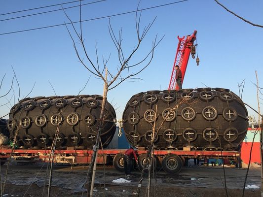 คุณภาพ 50kpa 2.0D * 3.5L Marine yokohama บังโคลนลมยางธรรมชาติ โรงงาน