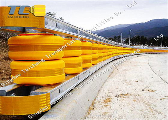 คุณภาพ การจราจรบนถนนปลอดภัย EVA Roller Barrier Safety Roller Crash Barrier โรงงาน