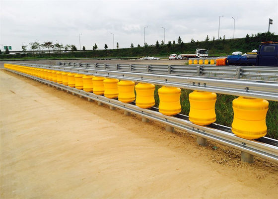 คุณภาพ การจราจรบนถนนปลอดภัยประเภทการกลิ้งความปลอดภัย EVA Roller Barrier Safety Roller Crash Barrier โรงงาน