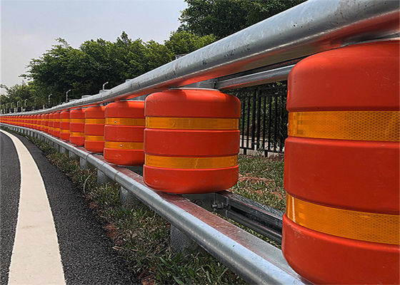 คุณภาพ 50m Polyurethane Safety Highway Roller Crash Barrier Guardrail System โรงงาน