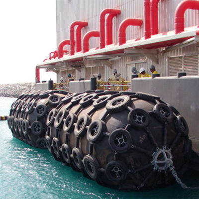 คุณภาพ ISO17357 50KPA / 80KPA บังโคลนยางลมทะเลทนทานในการใช้งาน โรงงาน