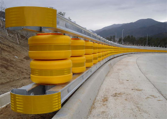 คุณภาพ EVA Yellow Safety Roller Barrier Highway หมุน โรงงาน