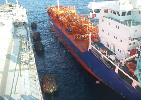 คุณภาพ Dia 3.3m* 6.5m ความยาว Pneumatic Marine Fenders STS STD โรงงาน