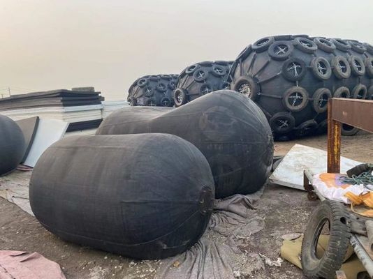 คุณภาพ Yokohama Type Floating Pneumatic Marine Fender Ship อุปกรณ์เสริมยาง โรงงาน
