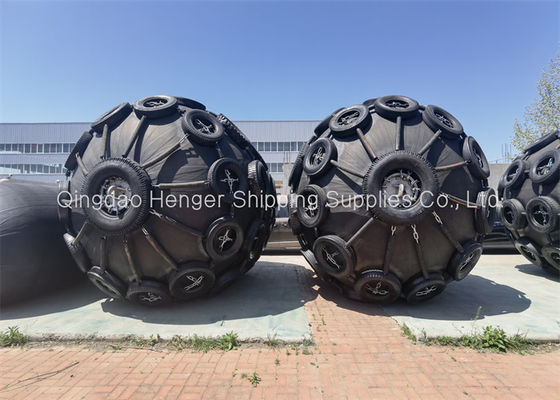คุณภาพ ISO 17357 Compliant Natural Rubber Pneumatic Rubber Fender with 50Kpa/80kpa Working Pressure for Marine Protection โรงงาน